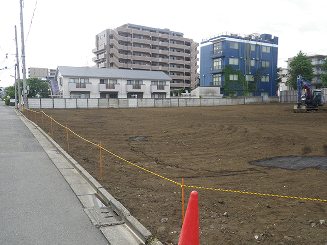 東京スバル府中店建替え工事 構造：S造3階707㎡ 工期：平成28年3月～5月