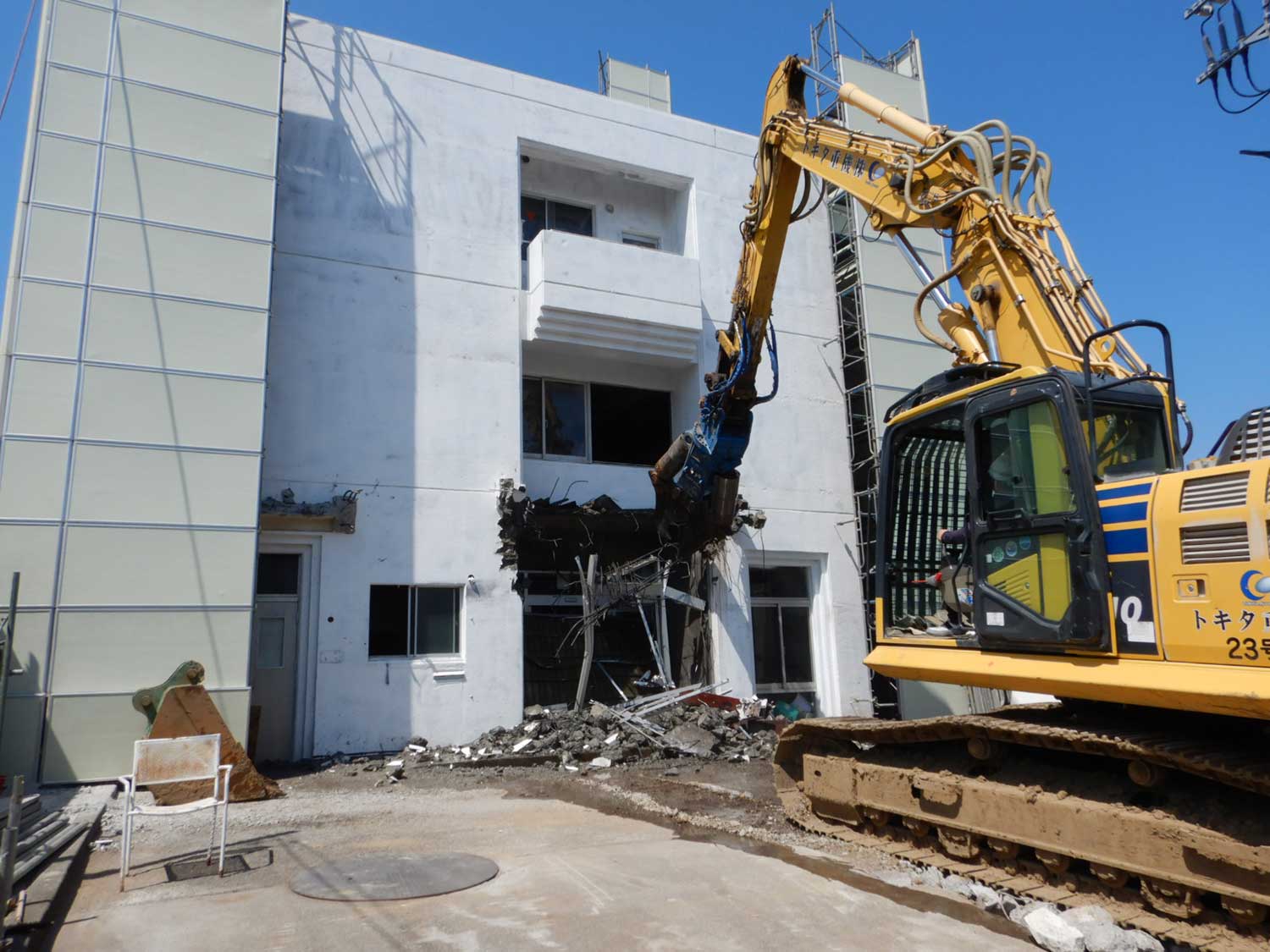 所沢市：小手指医院解体工事 構造：RC造3階 1,096㎡ 令和4年2月1日～令和4年6月21日 